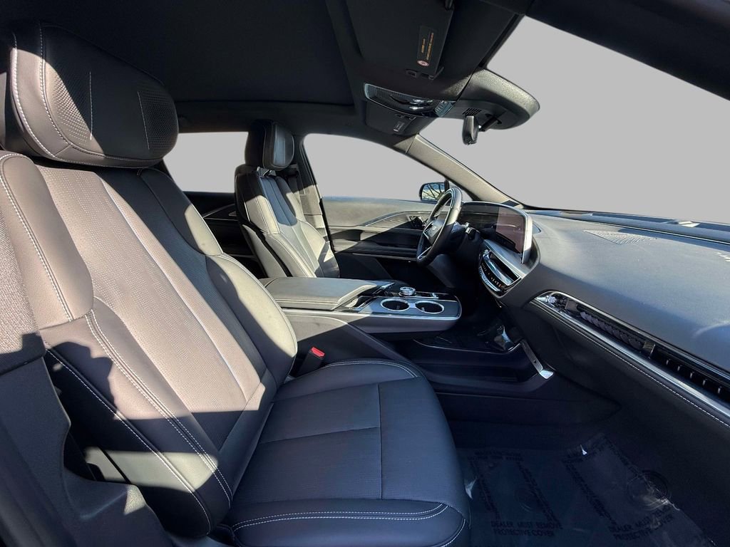 Used 2024 Cadillac Lyriq Luxury w/ LPO, Floor Liner Package image 14
