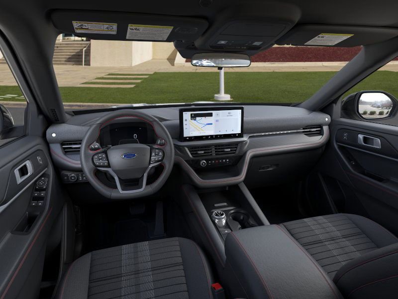 Used 2025 Ford Explorer ST-Line image 9