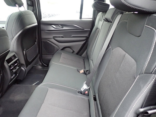 New 2025 Jeep Grand Cherokee Laredo X AWD/4WD image 13