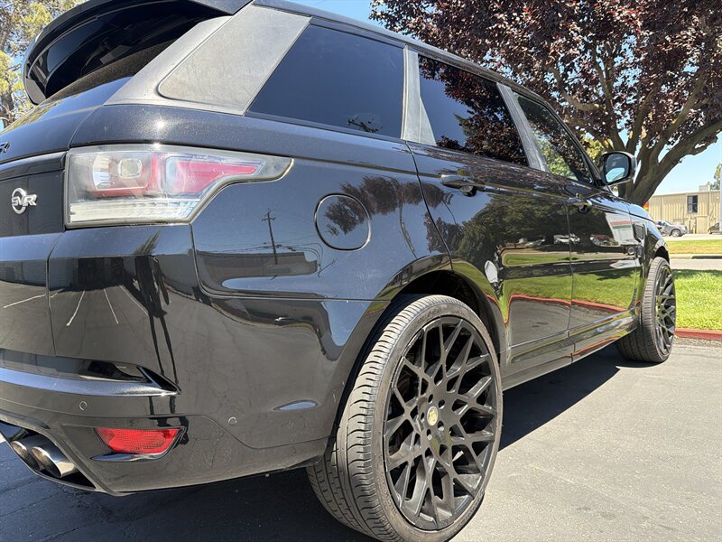 Used 2016 Land Rover Range Rover Sport SVR AWD/4WD image 12