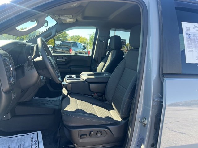 Used 2024 Chevrolet Silverado 2500 Custom w/ Custom Value Package image 21