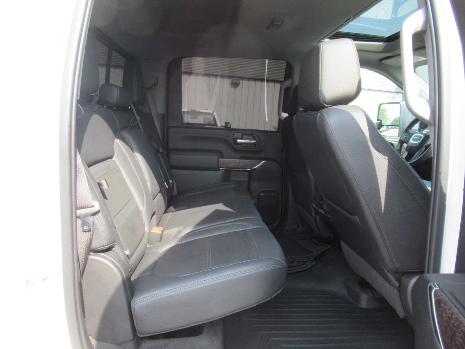 Used 2023 GMC Sierra 2500 Denali w/ Technology Package AWD/4WD image 25