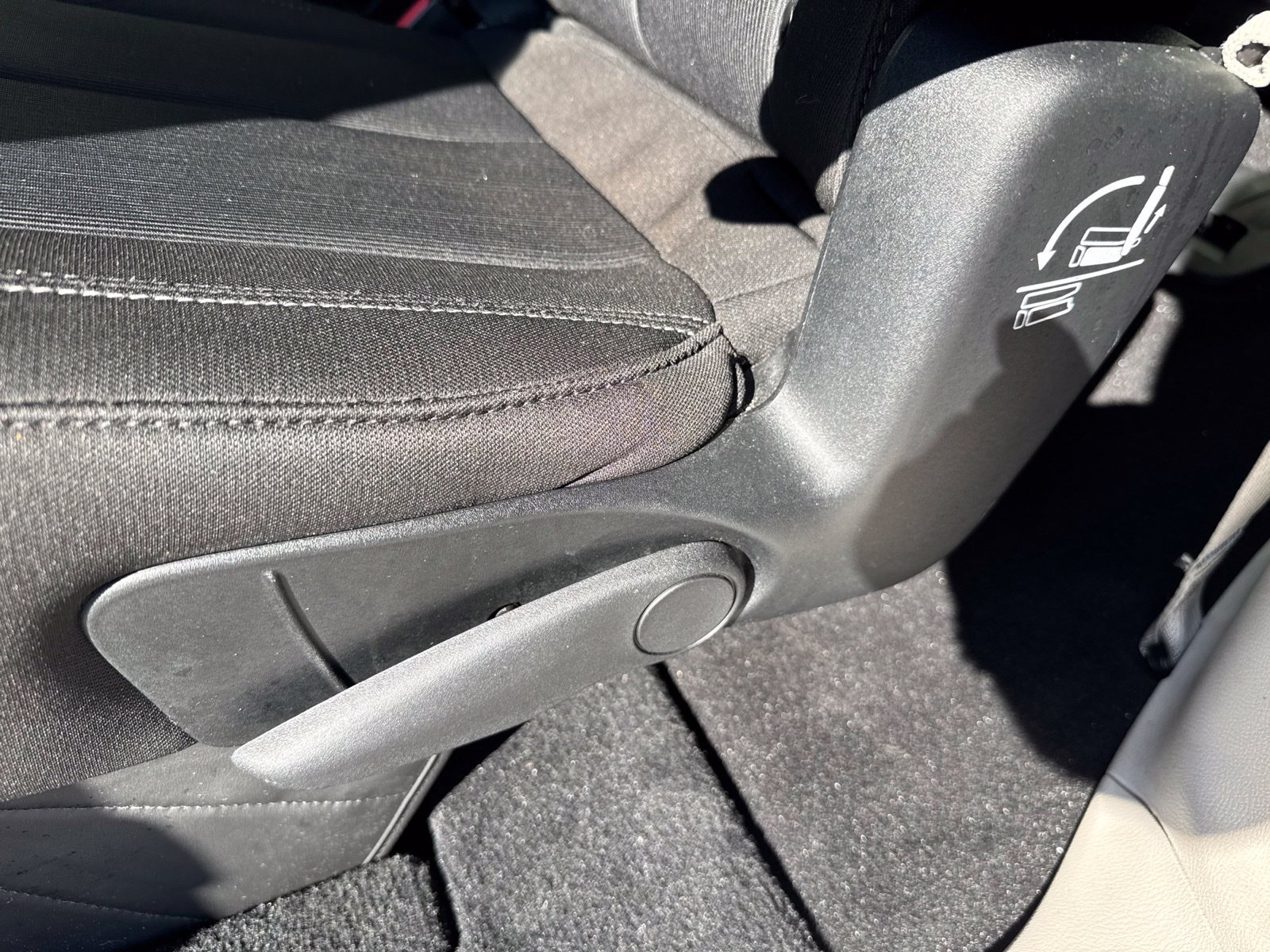 Used 2023 Chrysler Voyager LX FWD image 14