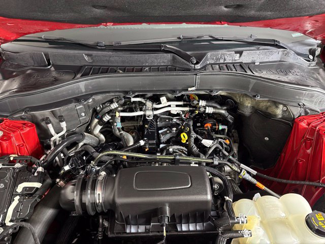 Used 2021 Ford Explorer XLT w/ Equipment Group 202A AWD/4WD image 13