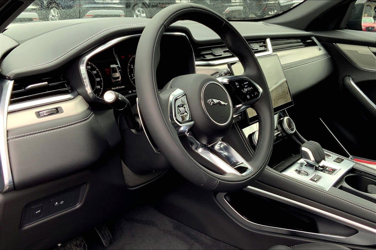 New 2025 Jaguar F-PACE R-Dynamic S image 9