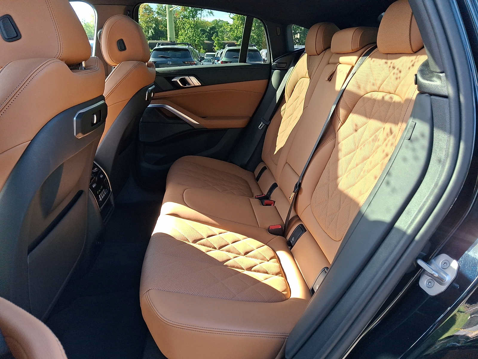 Used 2024 BMW X6 xDrive40i w/ Premium Package AWD/4WD image 8