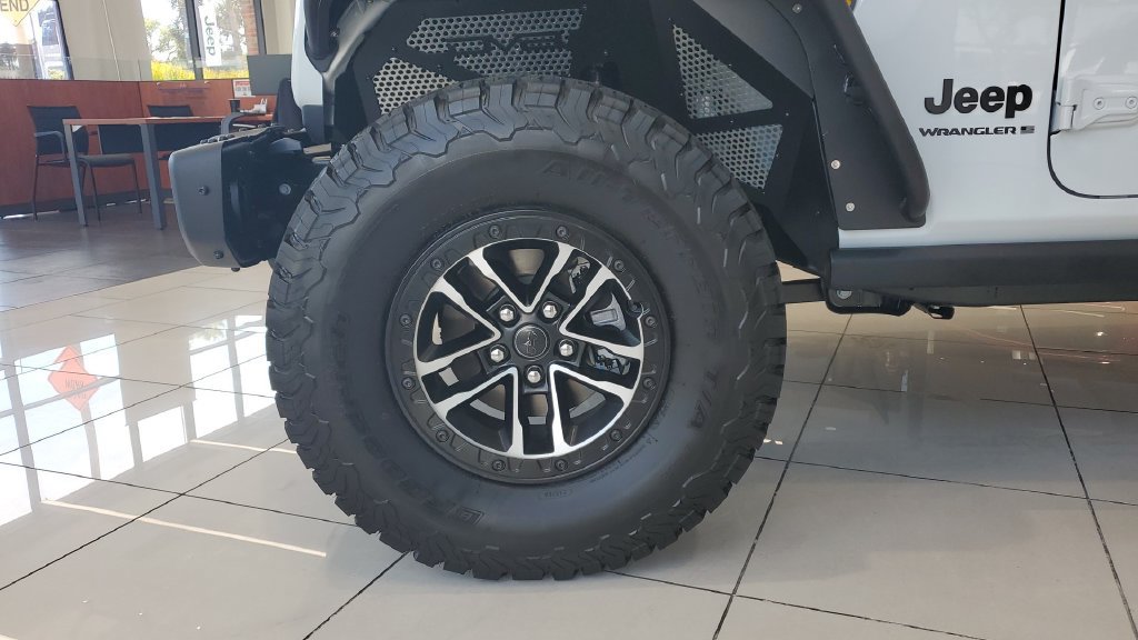 New 2026 Jeep Wrangler Unlimited Rubicon 392 w/ Quick Order Package 27X Moab AWD/4WD image 7