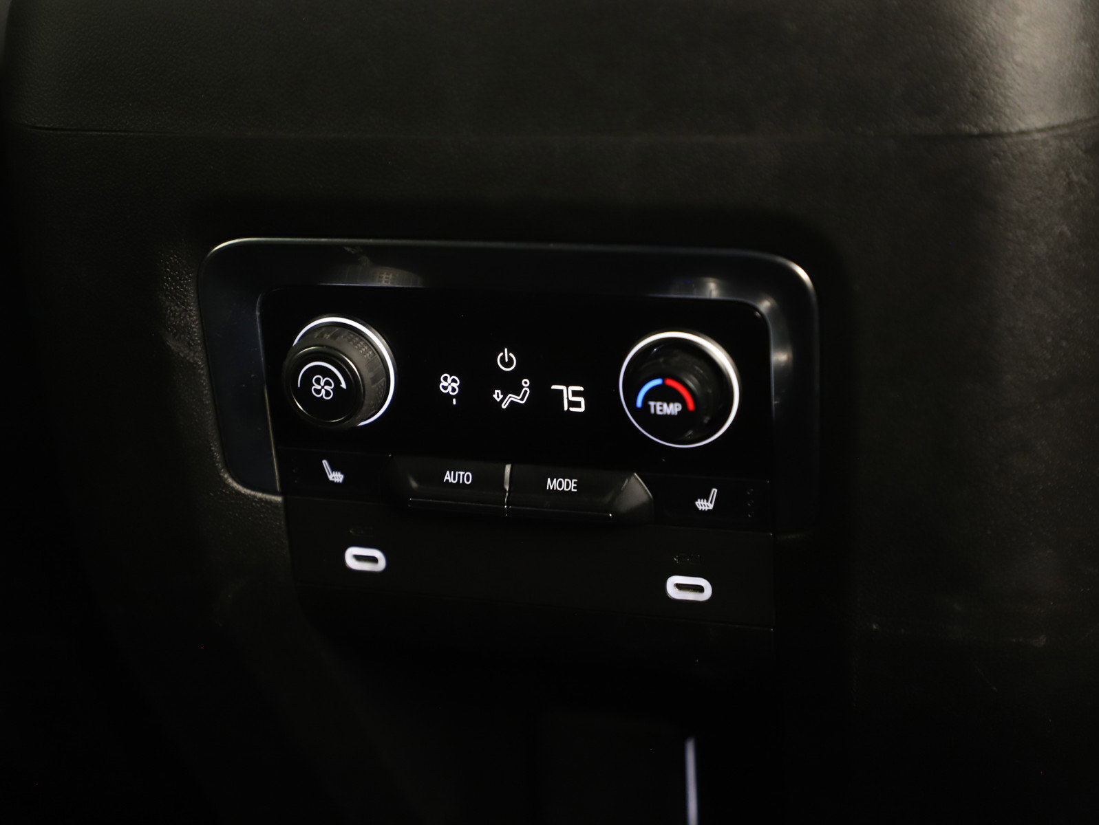 Used 2023 Chevrolet Suburban Premier AWD/4WD image 17