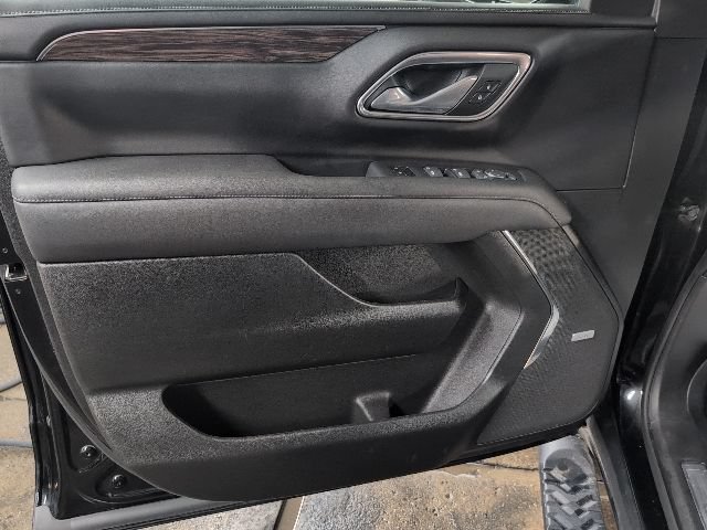 Used 2023 Chevrolet Tahoe Z71 w/ Luxury Package AWD/4WD image 8