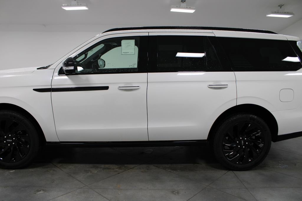 New 2026 Lincoln Navigator Reserve image 5