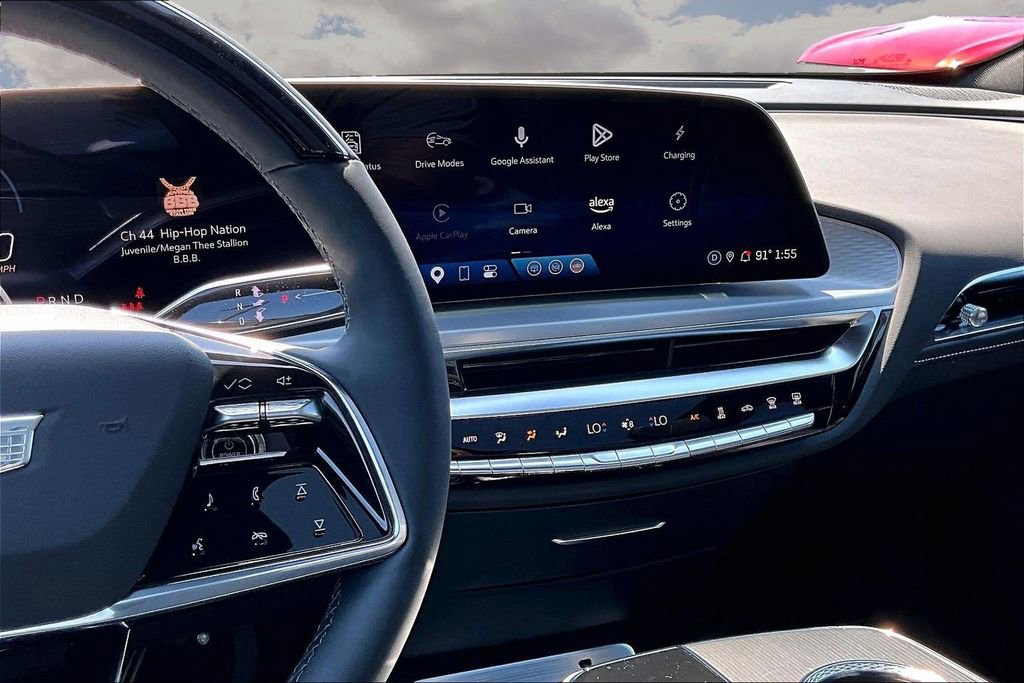 Used 2025 Cadillac Lyriq Sport image 9