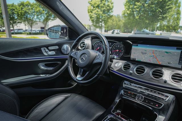 Used 2017 Mercedes-Benz E 300 image 19