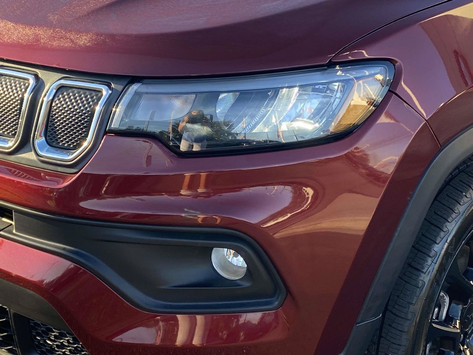 Used 2022 Jeep Compass Latitude AWD/4WD image 5