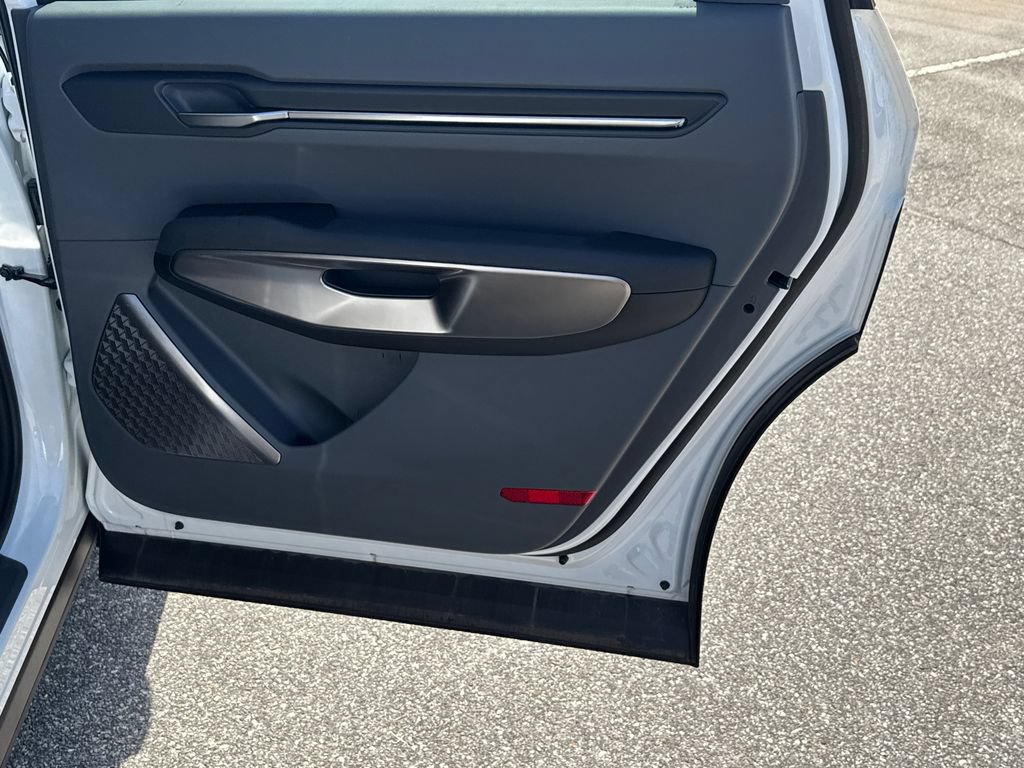 New 2024 Kia EV9 Light RWD image 16