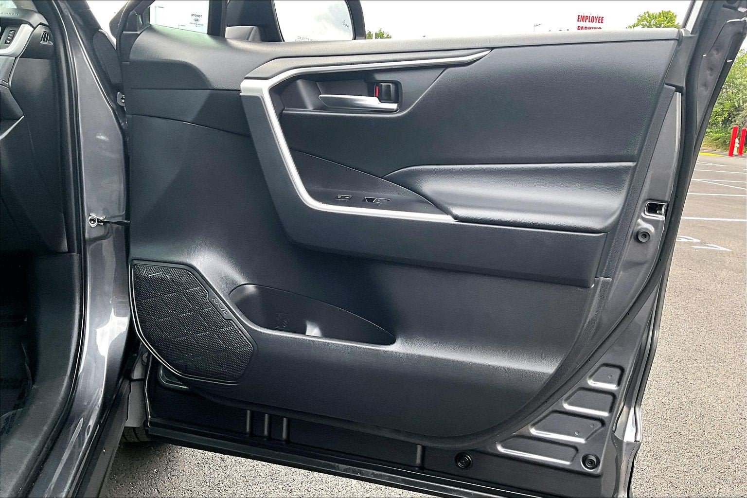 Used 2024 Toyota RAV4 XLE FWD image 22