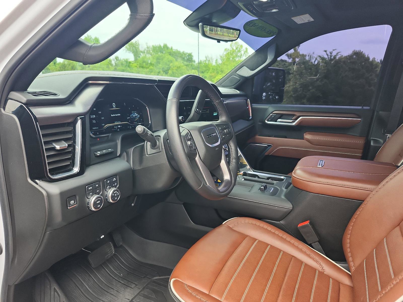 Used 2025 GMC Sierra 2500 Denali Ultimate AWD/4WD image 19