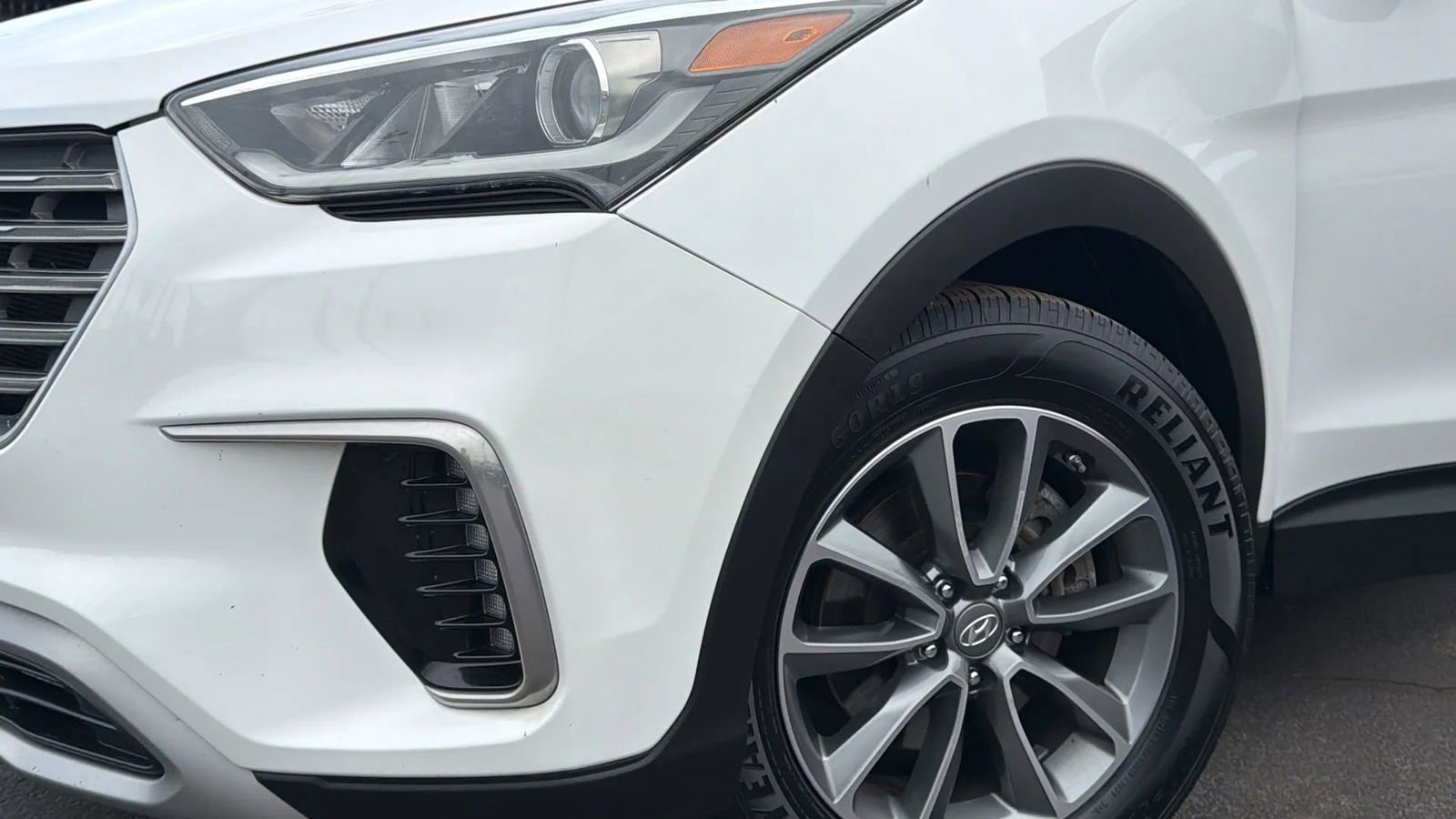 Used 2017 Hyundai Santa Fe SE image 49