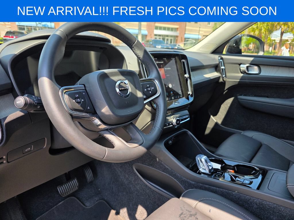 Used 2026 Volvo XC40 B5 Plus AWD/4WD image 8