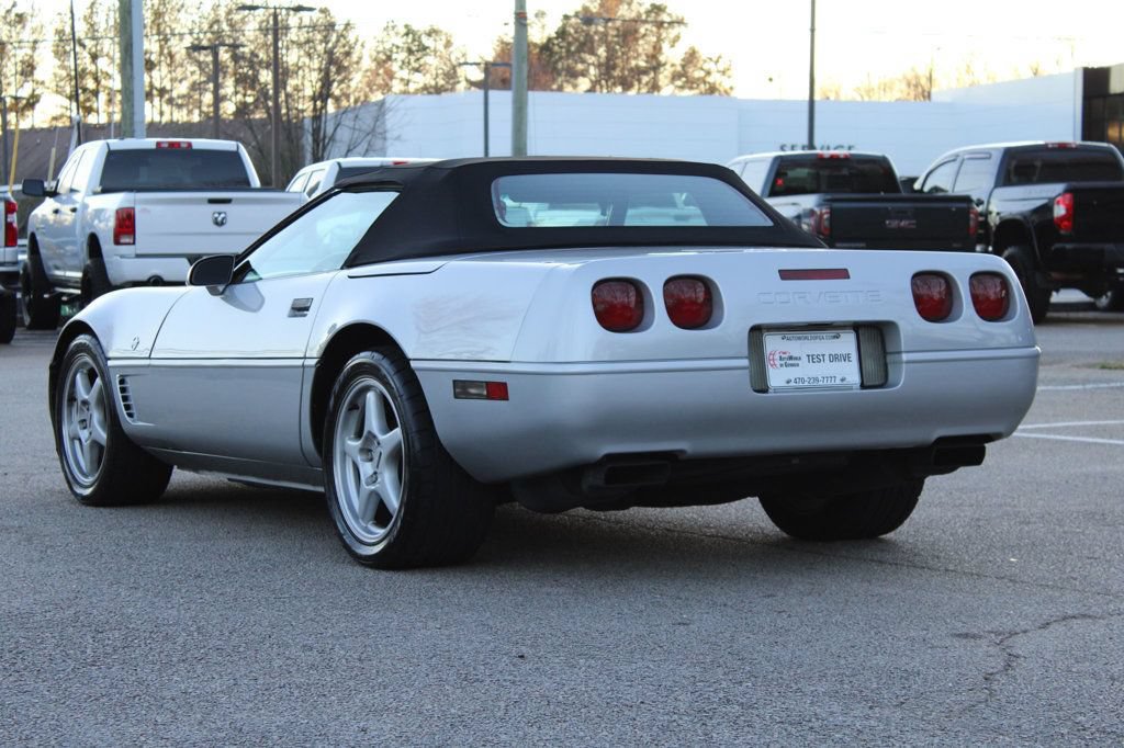 Used 1996 Chevrolet Corvette Convertible RWD image 6