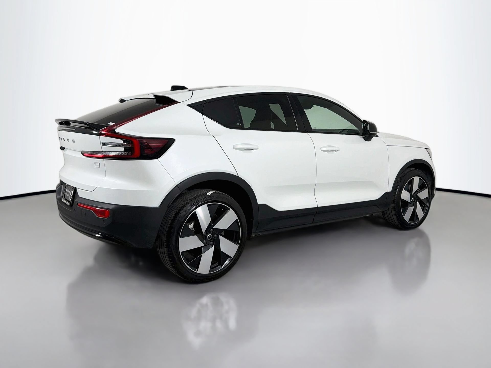 Certified 2023 Volvo C40 P8 Recharge Ultimate AWD/4WD image 6
