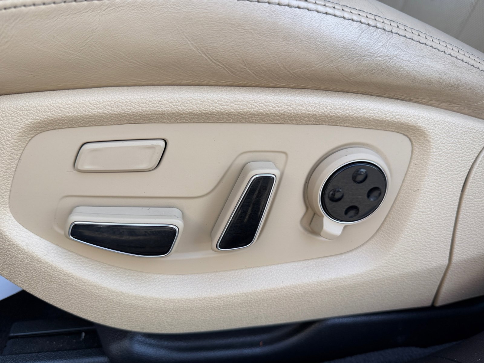 Used 2015 Hyundai Genesis 3.8 w/ Option Group 04 image 14