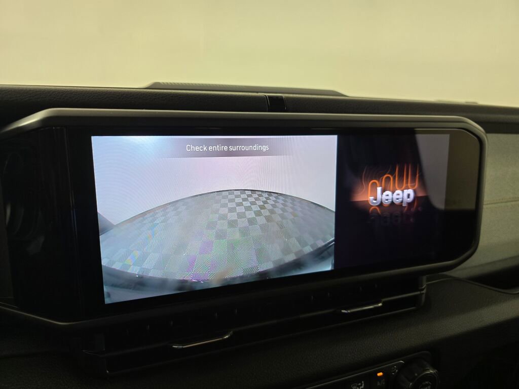 Used 2025 Jeep Wrangler Sport S image 31