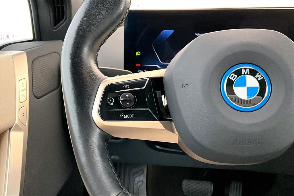 Used 2023 BMW iX xDrive50 AWD/4WD image 24