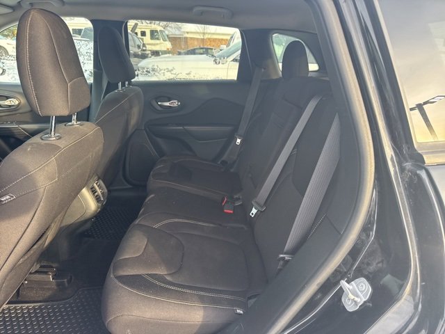 Used 2015 Jeep Cherokee Latitude w/ Cold Weather Group image 5