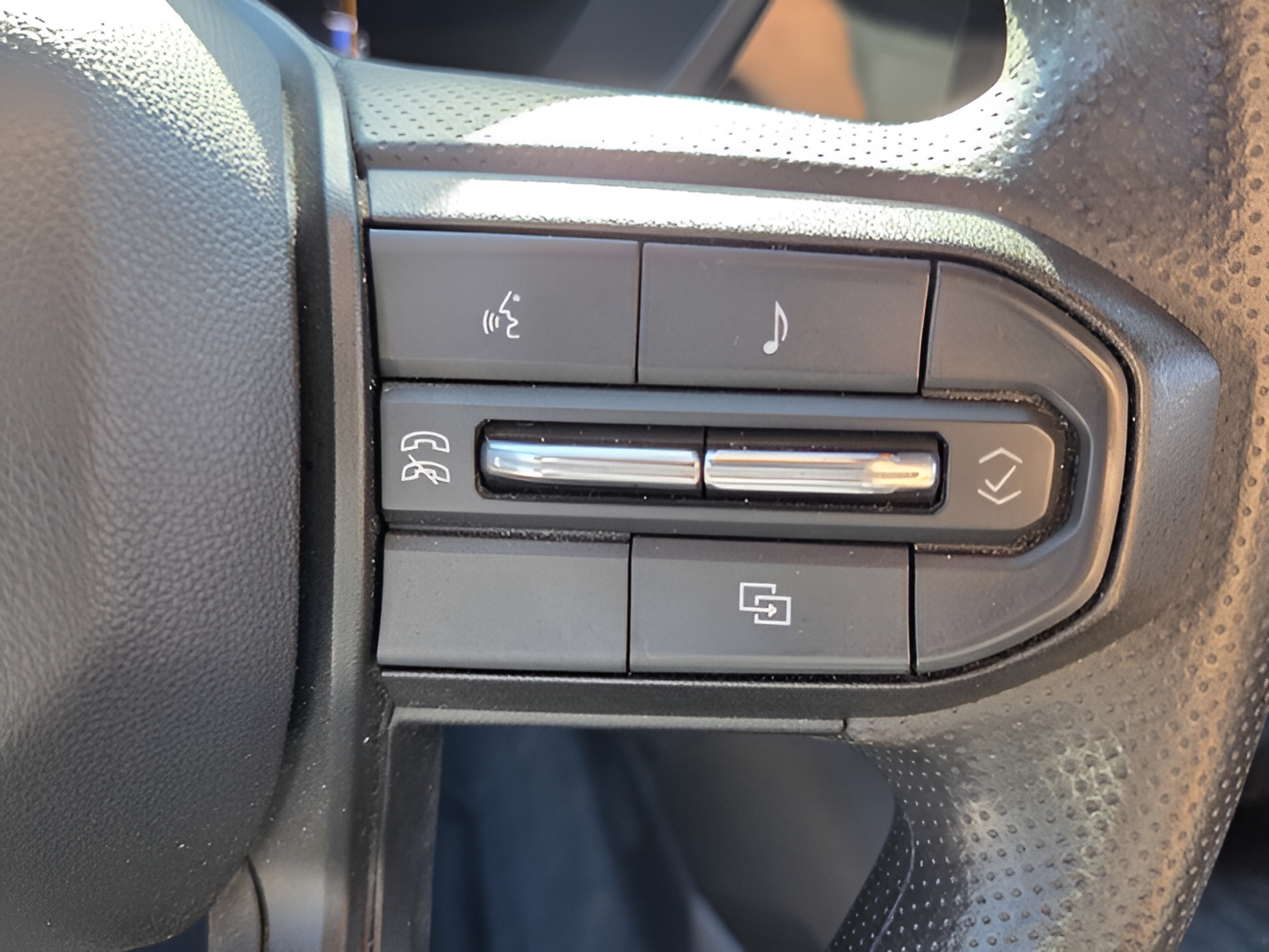 Certified 2023 Chevrolet Colorado Trail Boss w/ Advanced Trailering Package AWD/4WD image 26