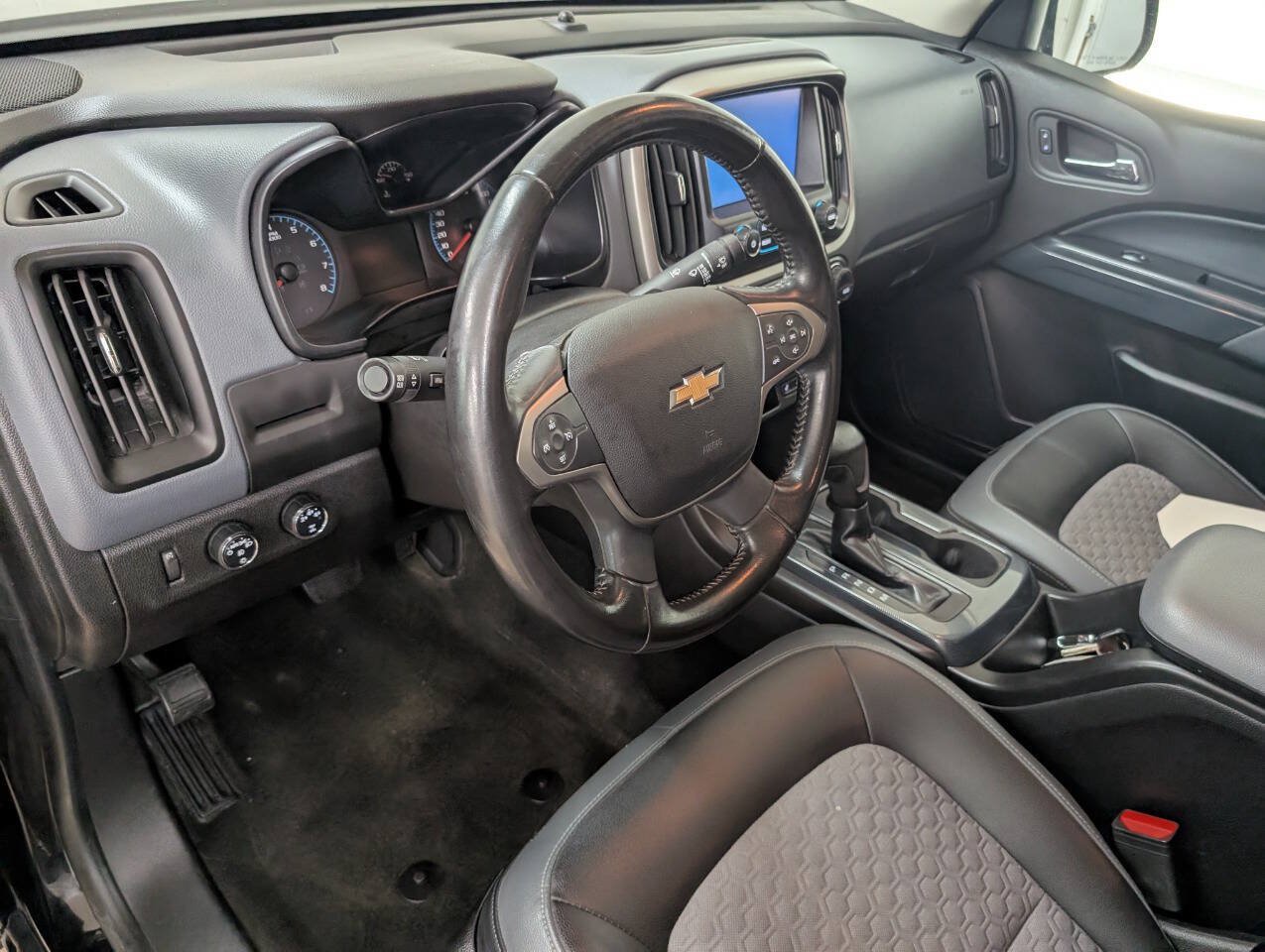 Used 2015 Chevrolet Colorado Z71 AWD/4WD image 8