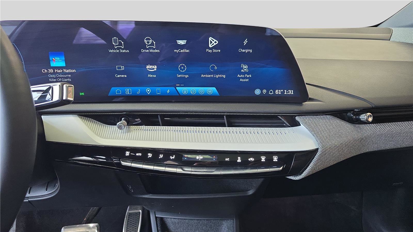 Used 2025 Cadillac Optiq Sport 2 w/ LPO, Floor Liner Package image 22