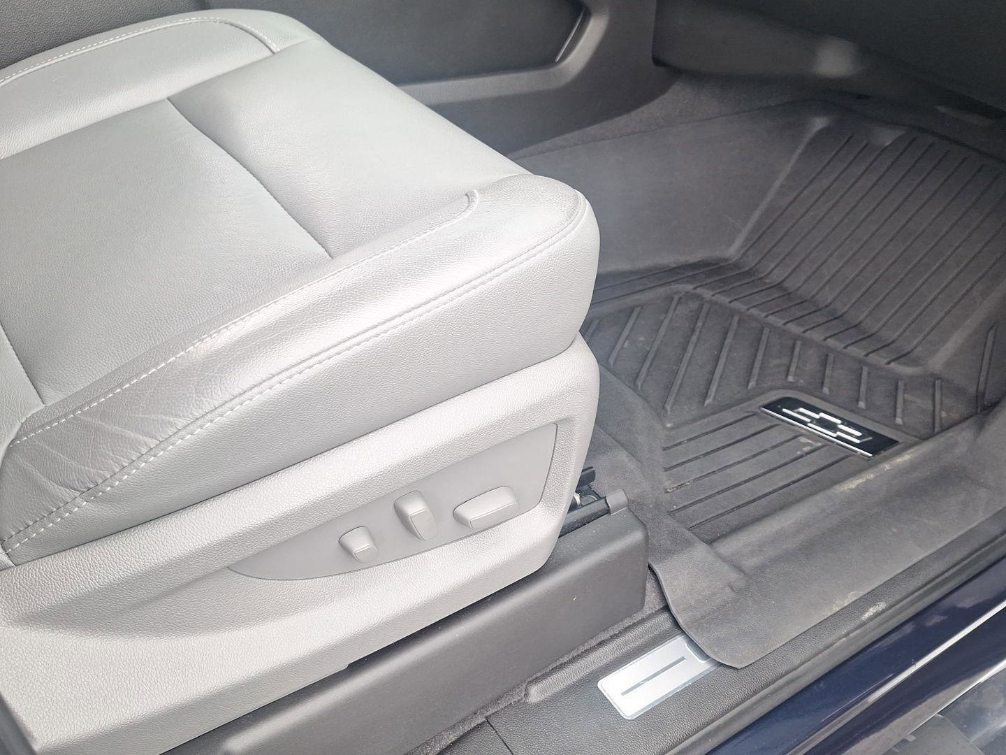 Used 2019 Chevrolet Tahoe LT w/ LT Signature Package AWD/4WD image 25