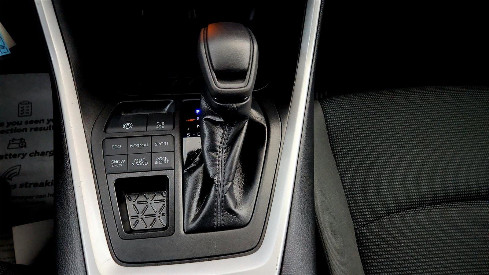 Certified 2023 Toyota RAV4 LE image 28