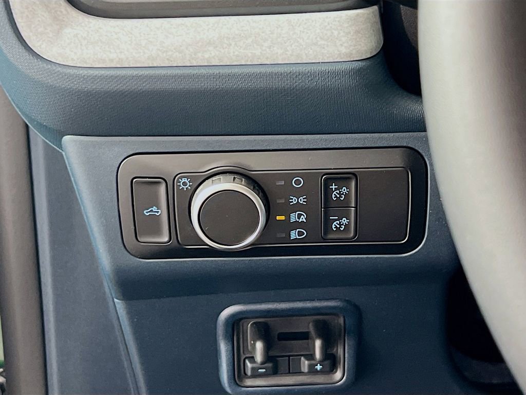 New 2025 Ford Maverick XLT w/ XLT Luxury Package image 19