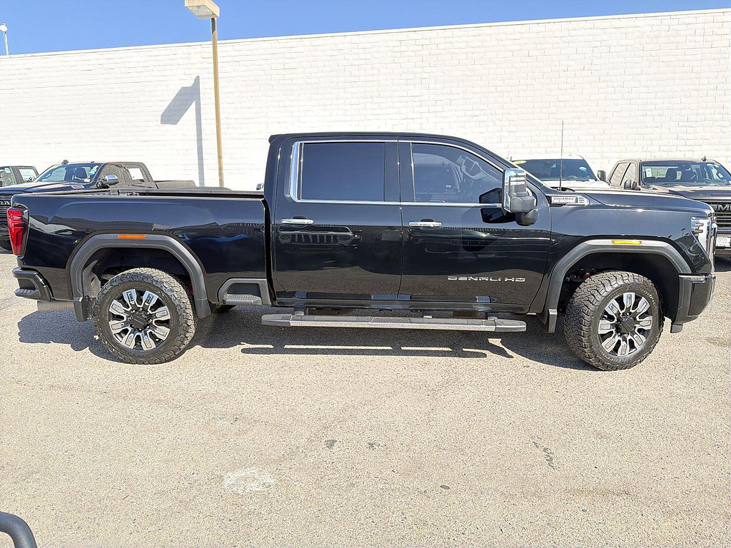 Used 2024 GMC Sierra 2500 Denali w/ Denali Reserve Package AWD/4WD image 4