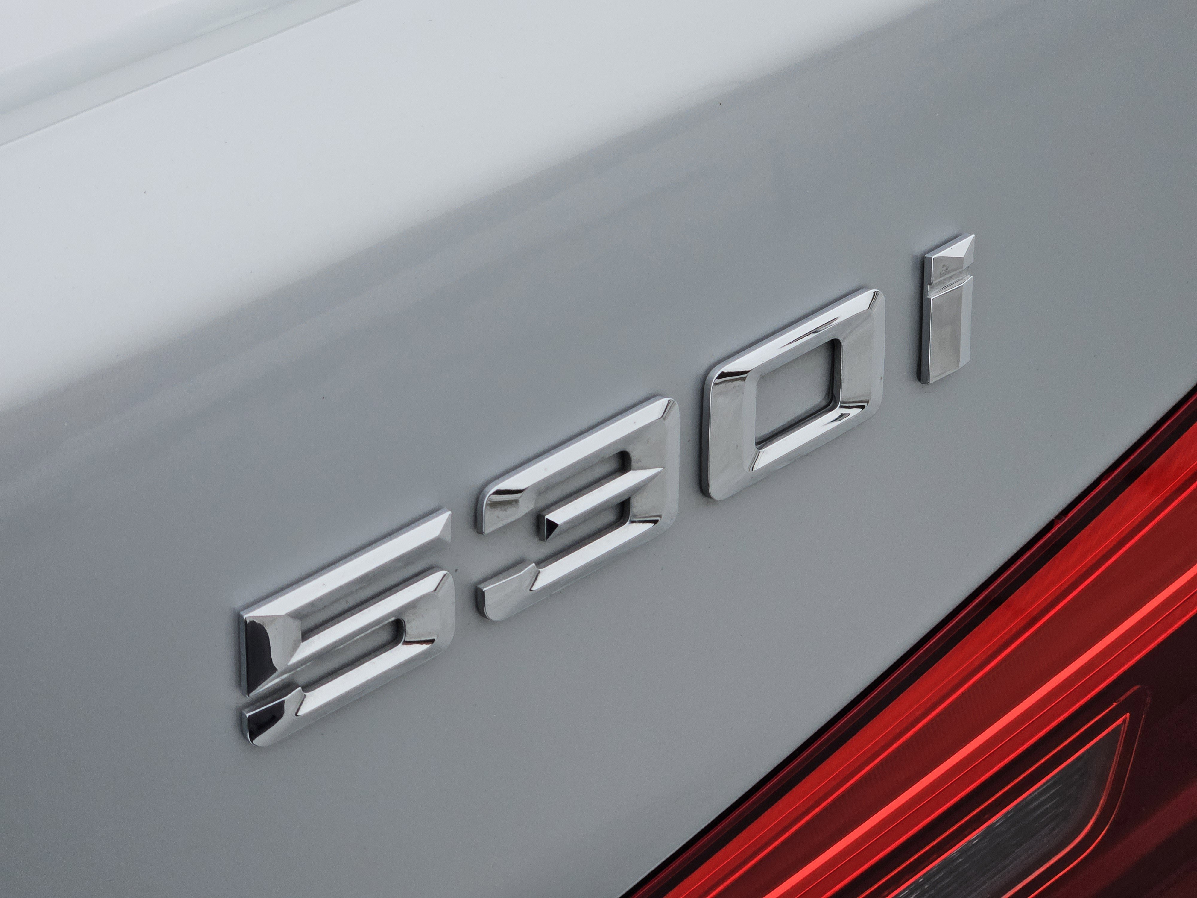 Used 2020 BMW 530i w/ Premium Package RWD image 13