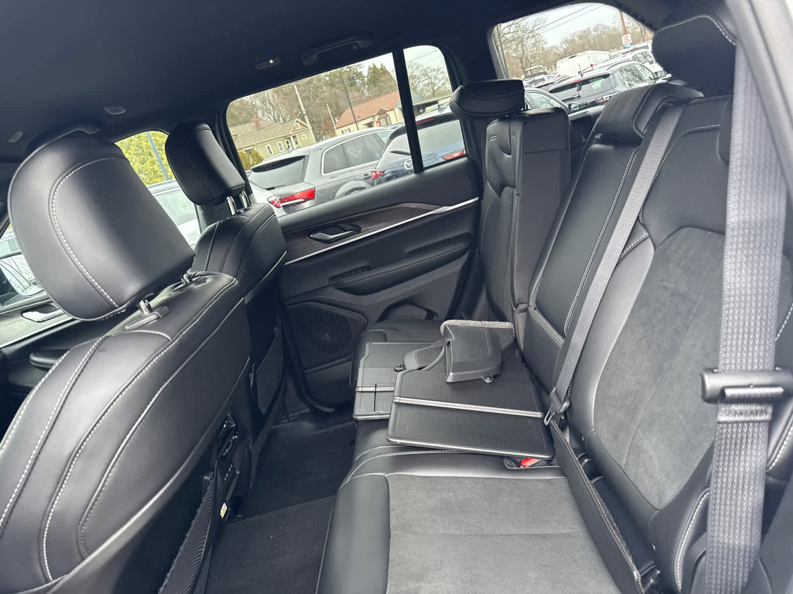 New 2026 Jeep Grand Cherokee Altitude AWD/4WD image 27