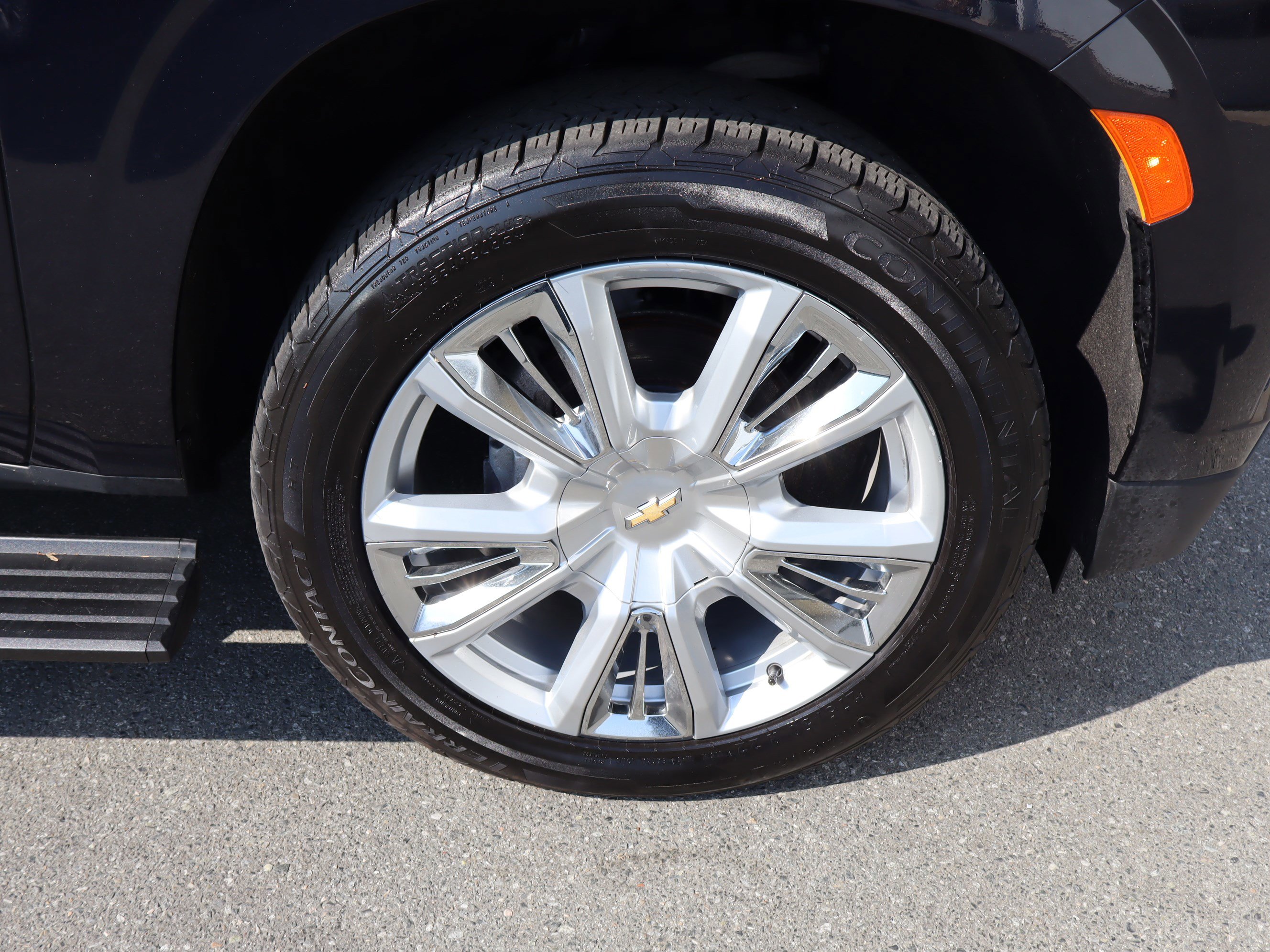 Used 2024 Chevrolet Tahoe High Country w/ Premium Package AWD/4WD image 42