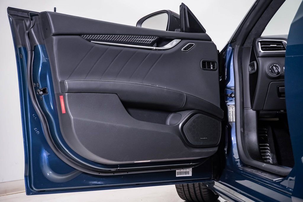 Used 2024 Maserati Ghibli Trofeo image 30