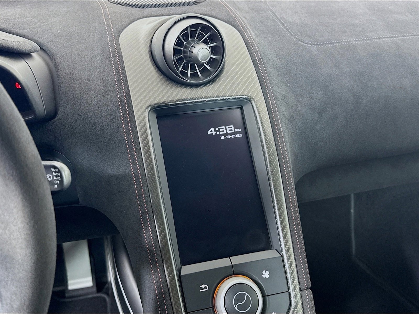 Used 2016 McLaren 675LT Spider image 13