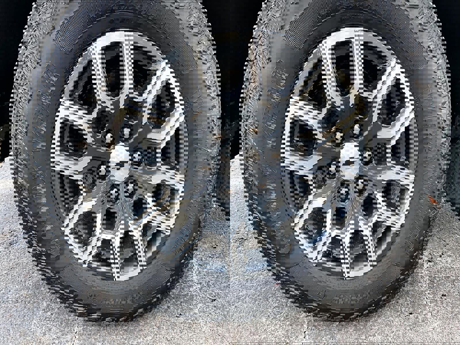 Used 2024 Chevrolet Colorado Z71 image 7