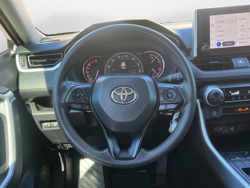 Used 2023 Toyota RAV4 LE FWD image 10