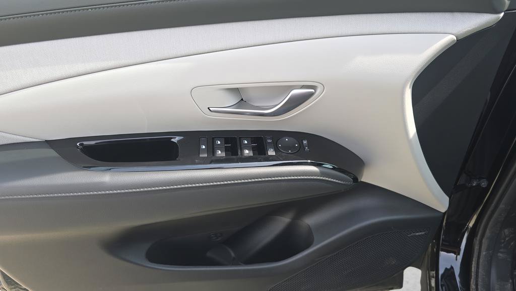 New 2026 Hyundai Tucson Limited FWD image 16