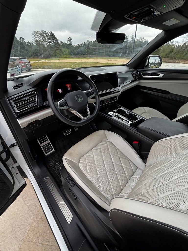 Used 2024 Volkswagen Atlas Cross Sport SEL Premium R-Line image 11