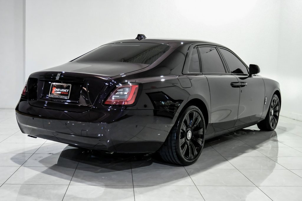 Used 2024 Rolls-Royce Ghost image 4