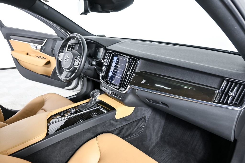 Used 2018 Volvo S90 T5 Momentum w/ Convenience Package image 24