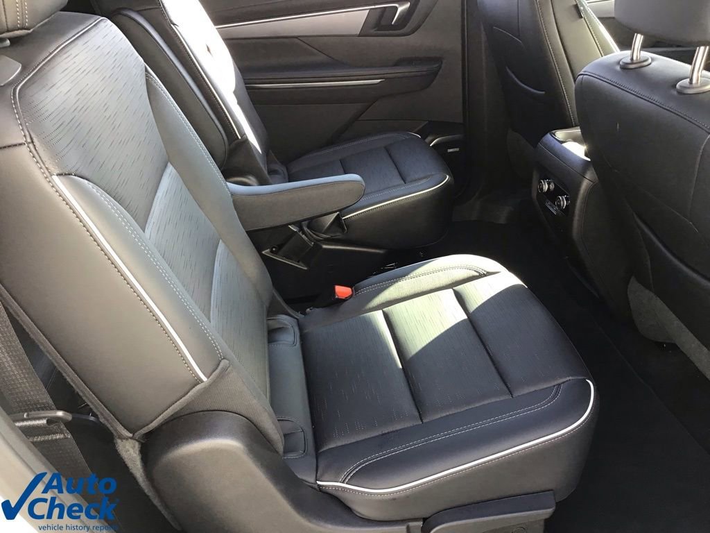 Used 2025 Buick Enclave Sport Touring image 17