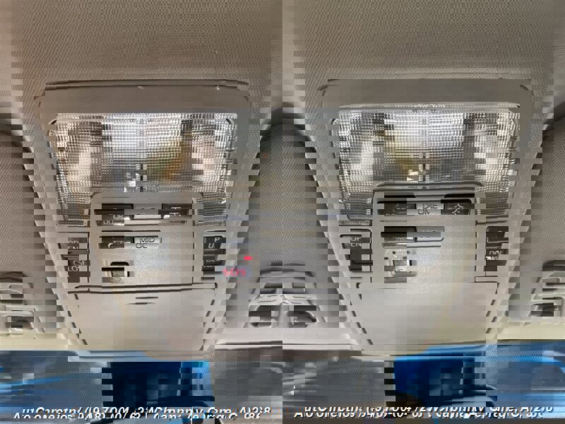 Used 2017 Toyota Avalon Limited w/ Carpet Mat Package image 21