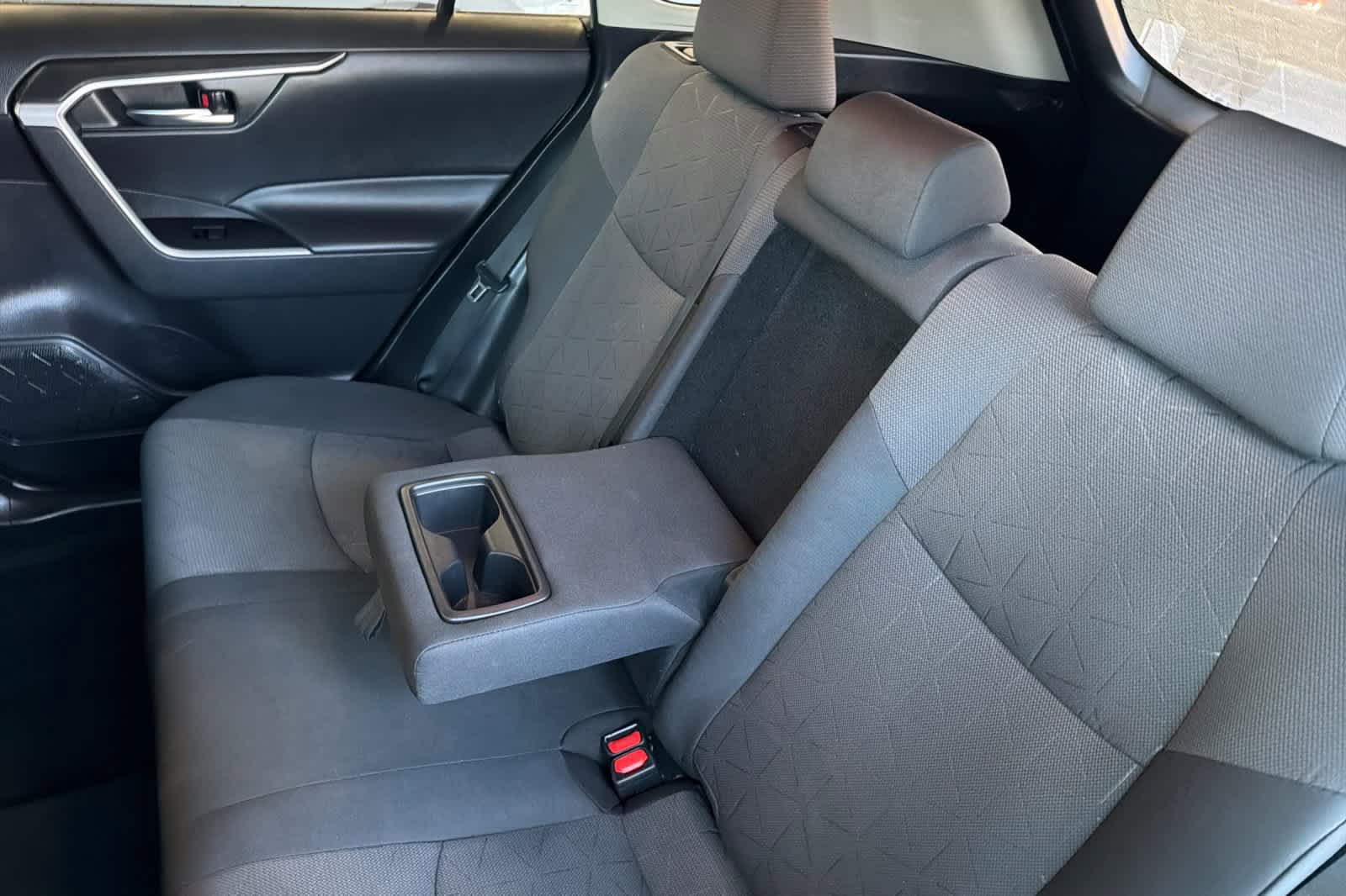 Used 2021 Toyota RAV4 XLE image 4