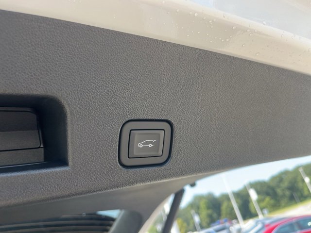 New 2026 Chevrolet Traverse LT w/ LPO, Floor Liner Package image 8